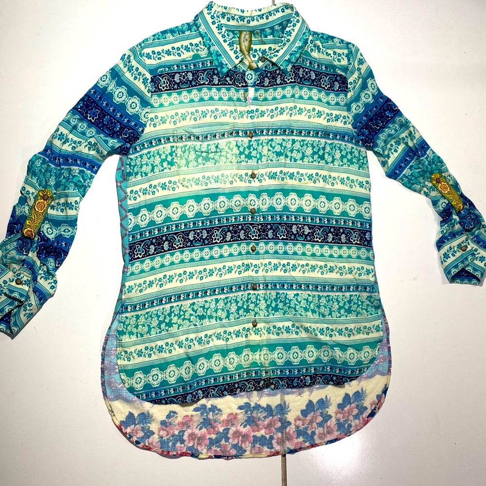 Aratta Silent‎ Journey Multi Colored Floral Print Embroidered Buttons Top